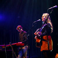 06_Five_Wolves_in_a_forest-2004.jpg